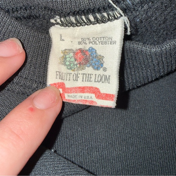 Vintage Fruit of the Loom Black Crewneck with Graphic Print 90s Made In USA - Picture 5 of 6